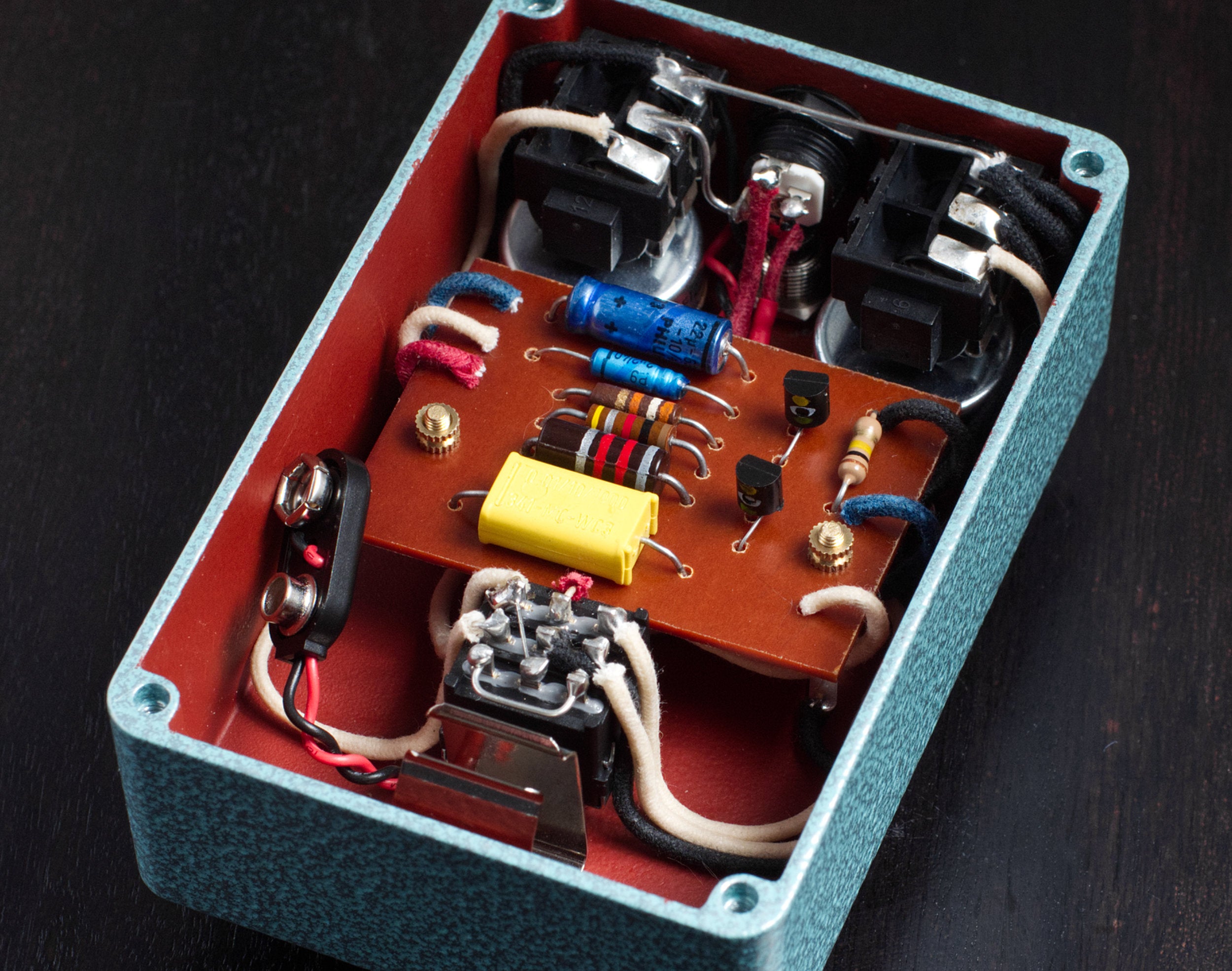 THE DASY Si – Van Diemens Analogue Audio Disruptors