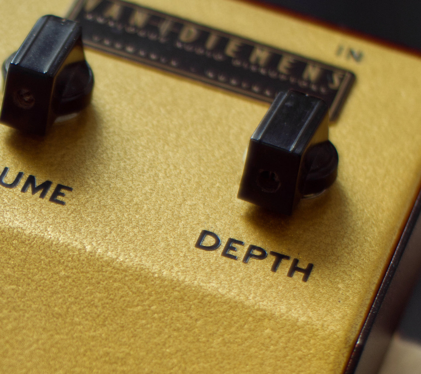 THE LEGGES TOR DELUXE