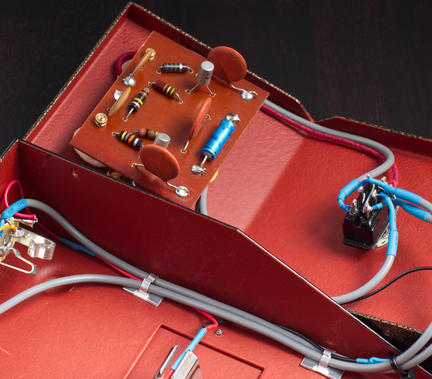 THE LEGGES TOR DELUXE