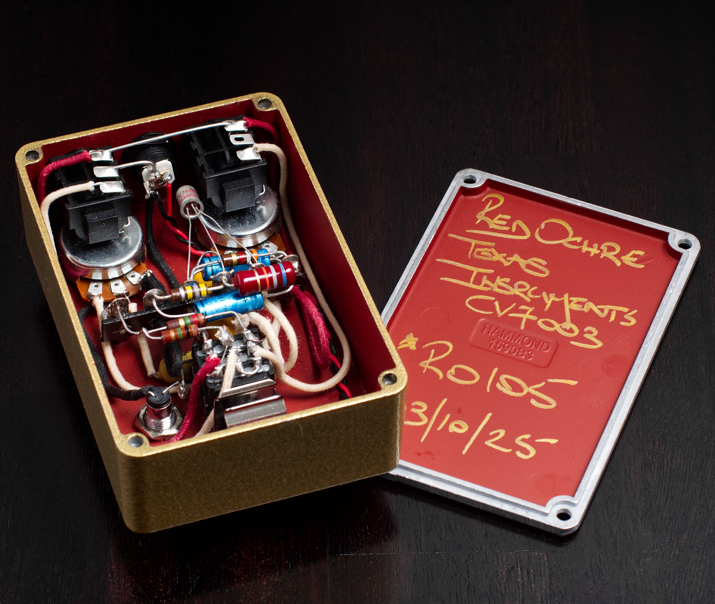 THE RED OCHRE – Van Diemens Analogue Audio Disruptors