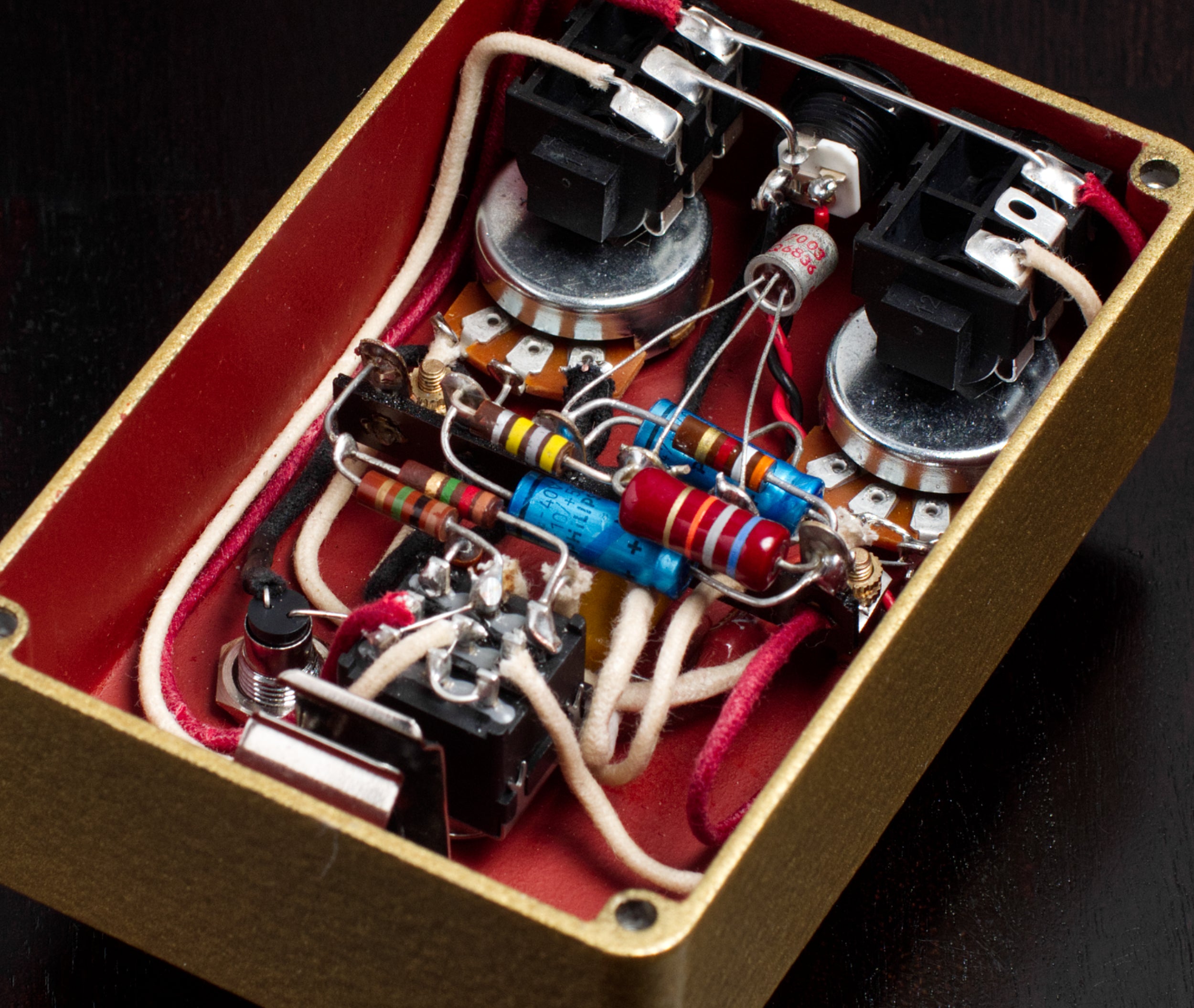 THE RED OCHRE – Van Diemens Analogue Audio Disruptors
