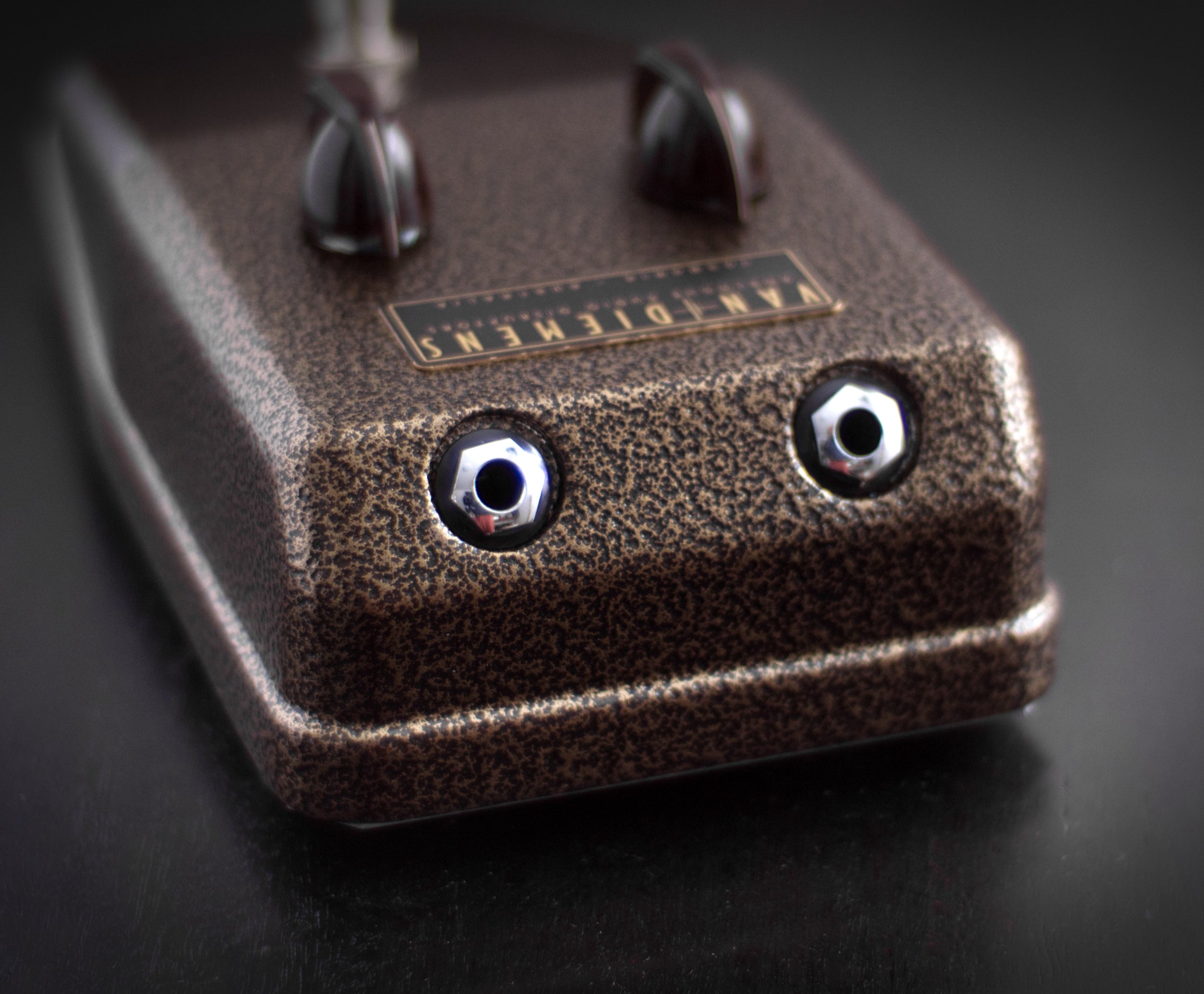 THE THYLACINE DELUXE – Van Diemens Analogue Audio Disruptors