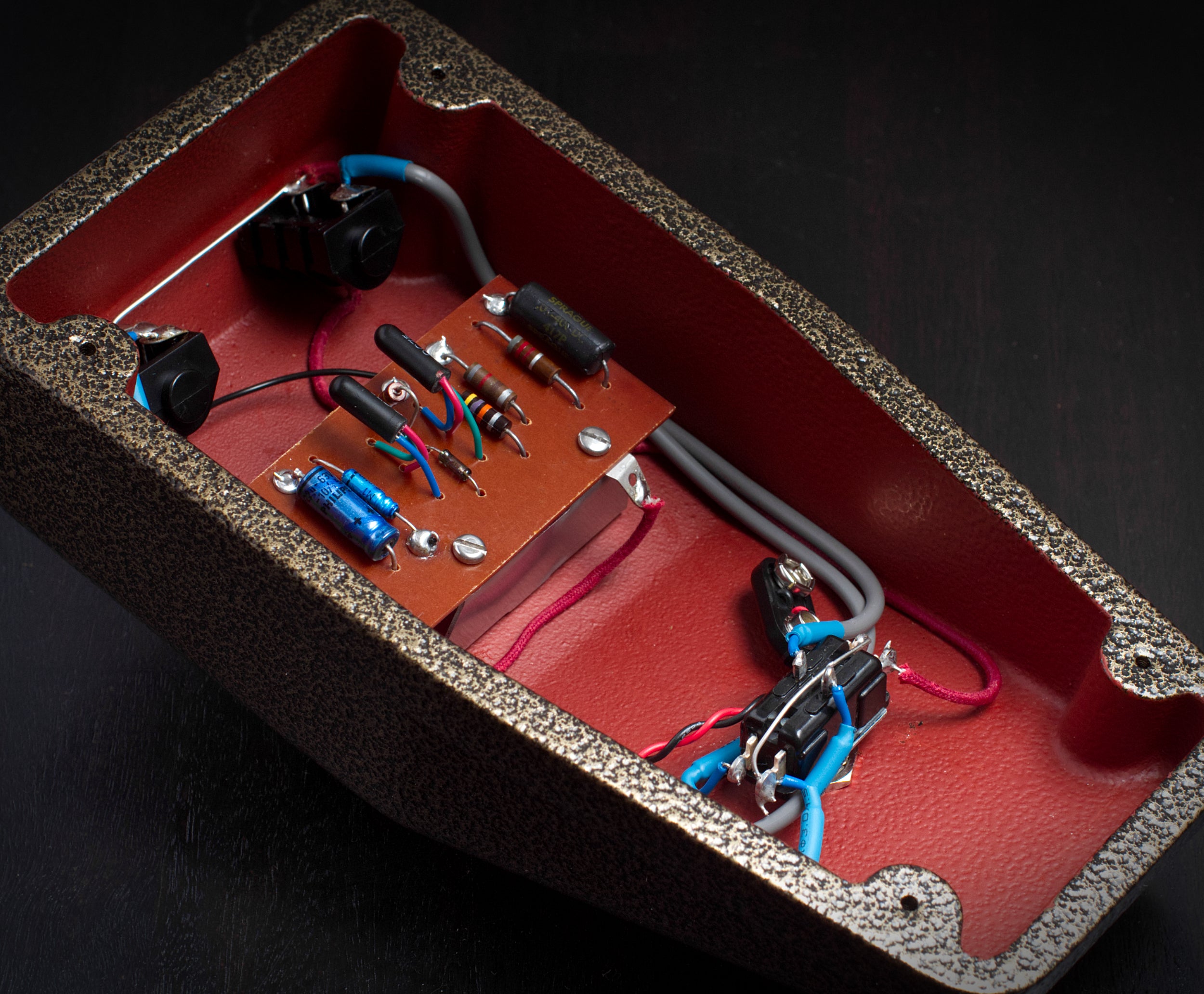 THE THYLACINE DELUXE – Van Diemens Analogue Audio Disruptors