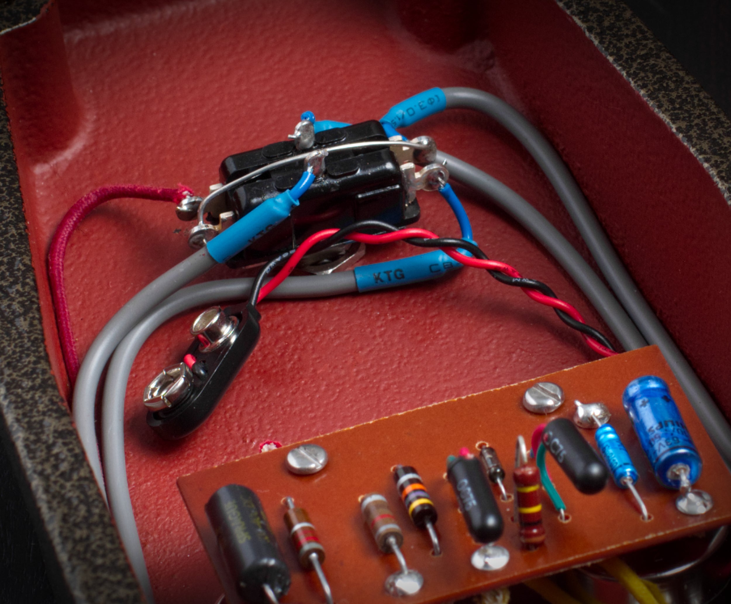 THE THYLACINE DELUXE – Van Diemens Analogue Audio Disruptors